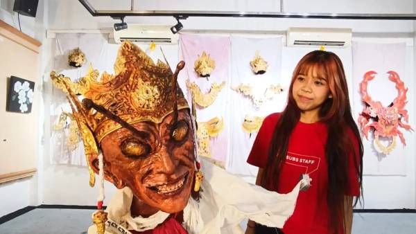 Mahasiswa Seni Rupa Unipa Surabaya Pamerkan 50 Karya Kreatif dalam Pameran Alaras Terang di Galeri Prabangkara