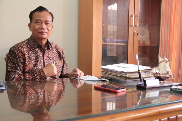 Berawal dari Guru Tidak Tetap Hingga Kepala Dinas Pendidikan dan Kebudayaan Provinsi Jawa Timur