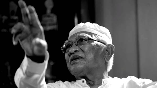 Pesona Puisinya yang Tetap Diminati Santri Zaman Now