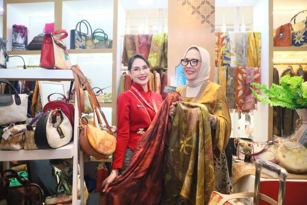 Dorong Wastra Jatim Lebih Relevan bagi Generasi Z