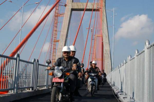 Achmad Hermanto Dardak Punya Jasa Penting Bangun Jembatan Suramadu