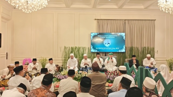 Kiprah Almarhumah Fentin Istifa’iyah Melatih Petugas Haji Dipuji Gubernur Khofifah