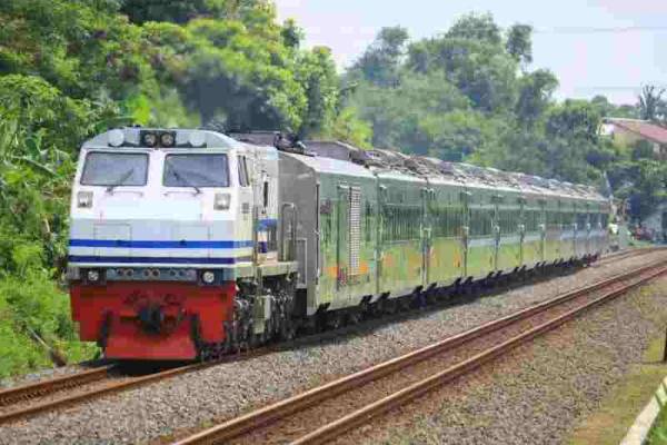 Naik KA Mataram ke Solo, Wisatawan Bisa Singgah di Deretan Destinasi Menarik Sepanjang Jalur Selatan Jawa