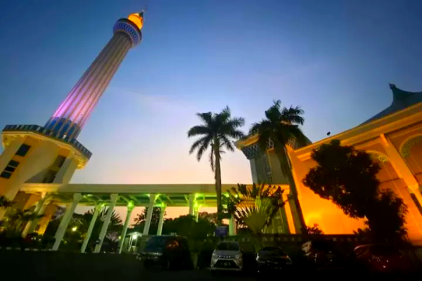 Tujuh Spot Ngabuburit Paling Estetik di Surabaya, Dari Senja Laut hingga Wisata Religi