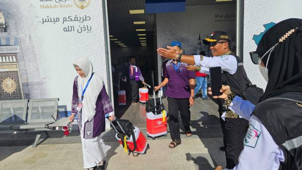 Suhu  Panas di Tanah Suci Menyentuh 39 Derajat Celcius, Jemaah Diimbau Batasi Aktivitas di Luar Ruangan