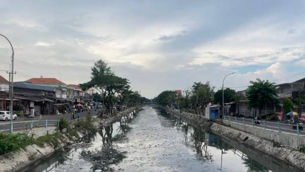 Mikroplastik Cemari Kali Tebu Surabaya, Ancam Kesehatan dan Ekosistem Warga Pesisir