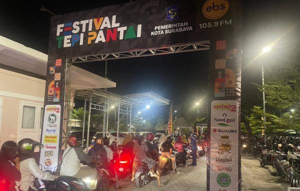 Ribuan Warga Padati Festival Tepi Pantai Kenjeran, HJKS ke-733 Makin Semarak