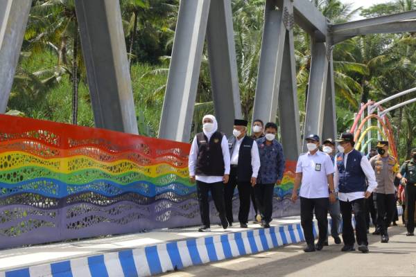 Jembatan Pelangi, Perkuat Akses Menuju Kawasan Wisata ‘Seribu Pantai’ di Malang Selatan