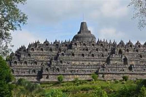Menyaksikan Kemeriahan Musik Nusantara dalam Relief Candi Borobudur