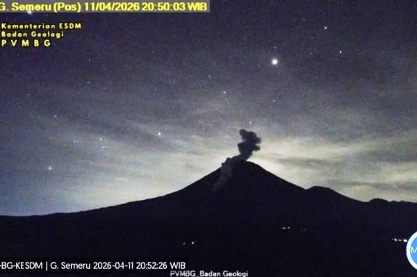 Semeru Meletus Sabtu Malam, Awan Panas Meluncur 2,5 Km ke Arah Besuk Kobokan