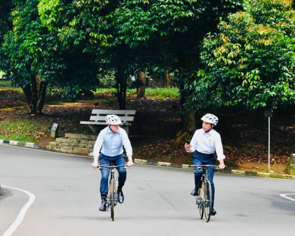 Begini Diplomasi Sepeda Bambu ala Presiden Jokowi